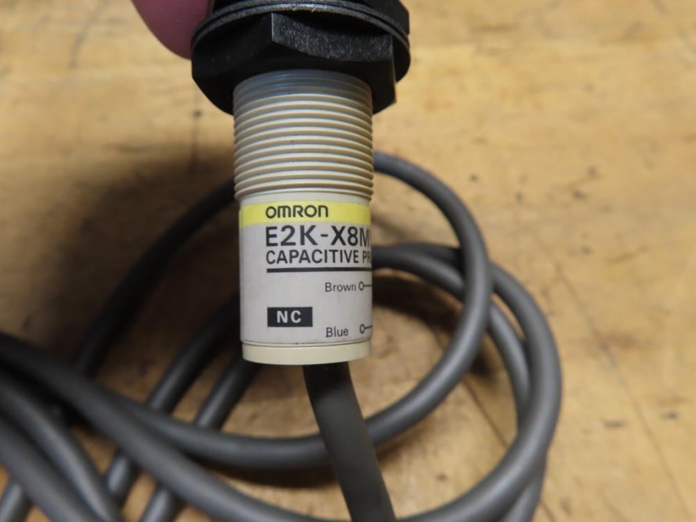 New Omron E2K-X8MY1 Capacitive Proximity Switch (@D24)