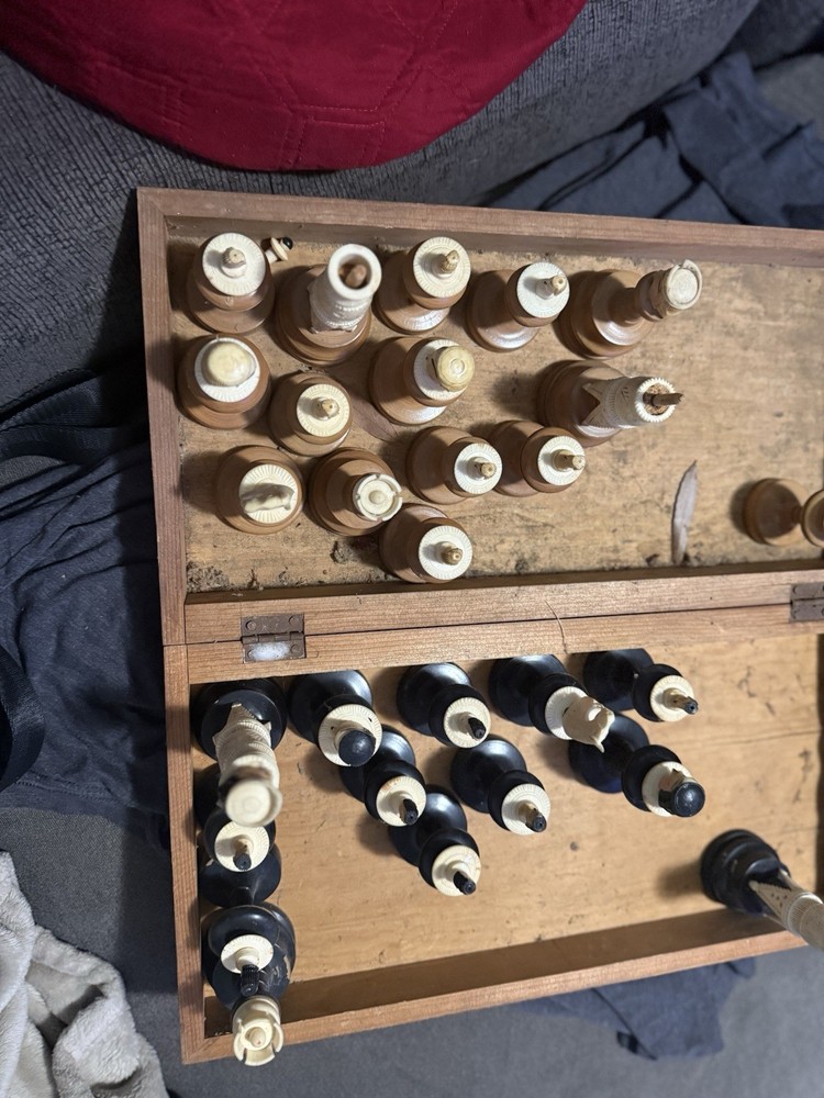 FOLDING Wooden Chess Chessboard (missing 1 Piece)