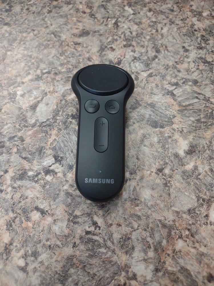 Samsung Gear VR With Controller - Complete - Powered by Oculus