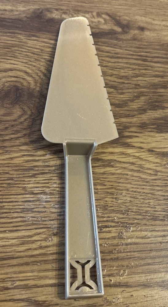 Marie Callender's Pie Slicer Cake Server Plastic 9" tan