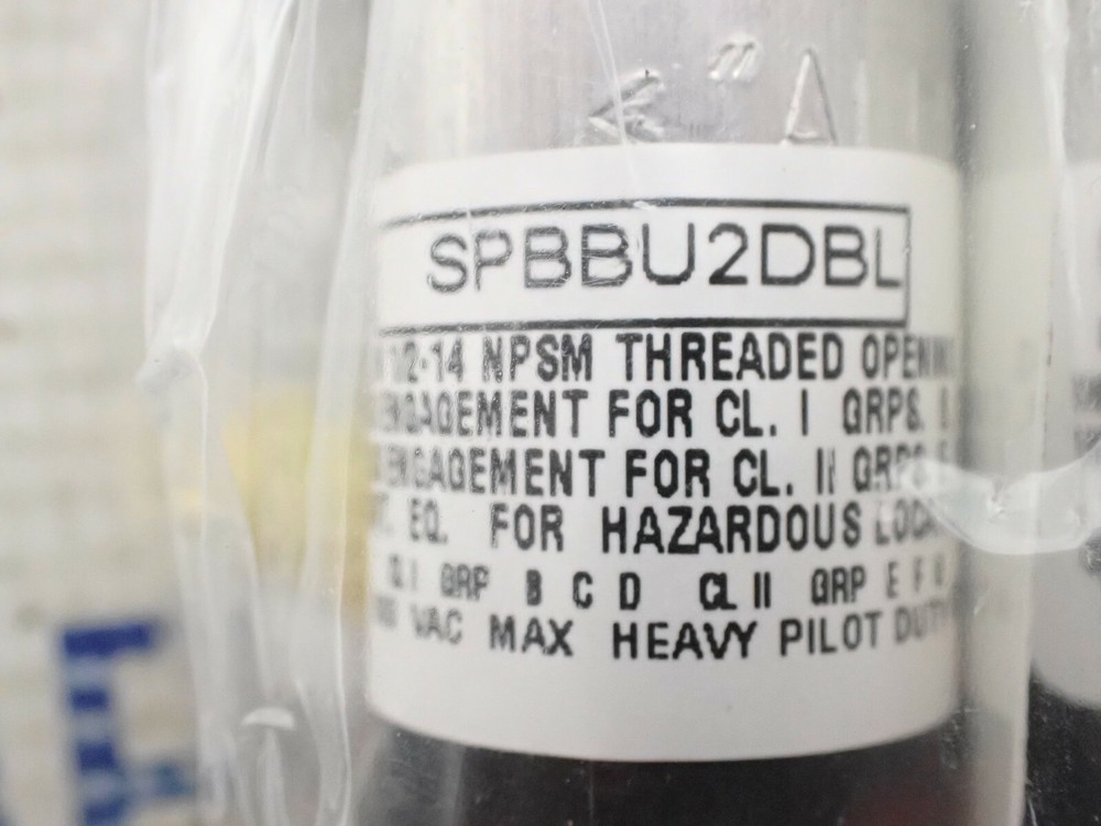 Appleton SPBBU2DBL Universal Pushbutton *NEW