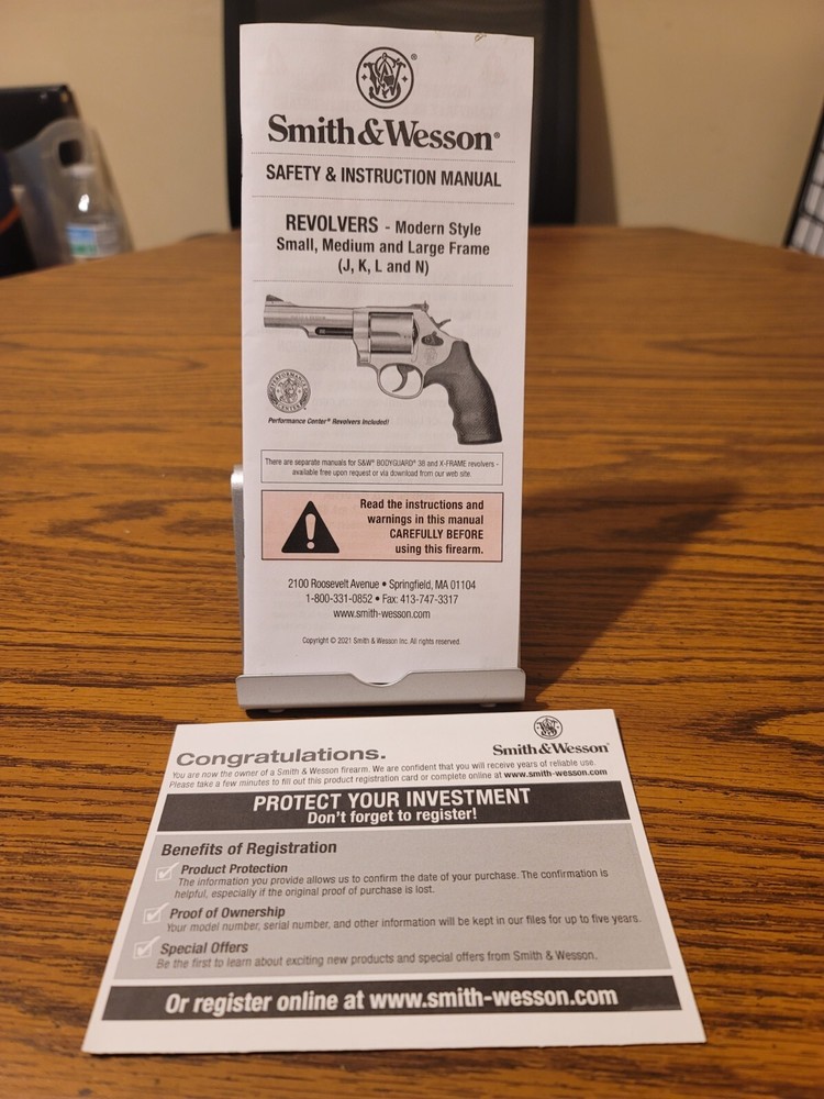 Smith & Wesson Modern Revolvers Owner's Manual