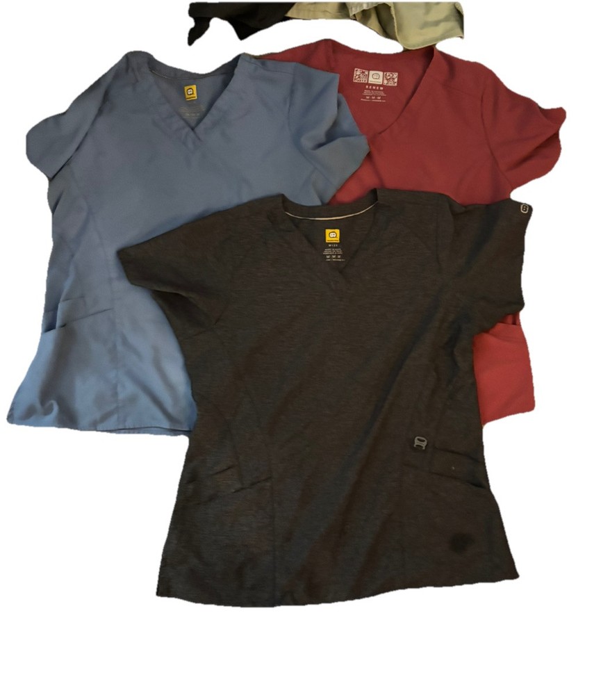 ￼ Women’s Scrub Tops Size Medium