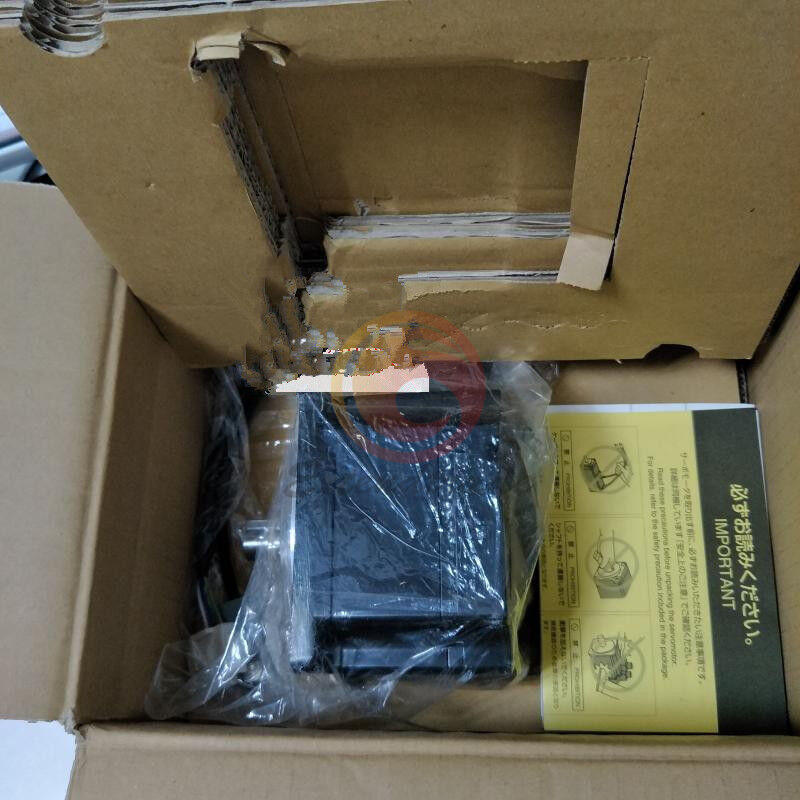 ONE NEW YASKAWA SGMPH-02AAA61 servo motor
