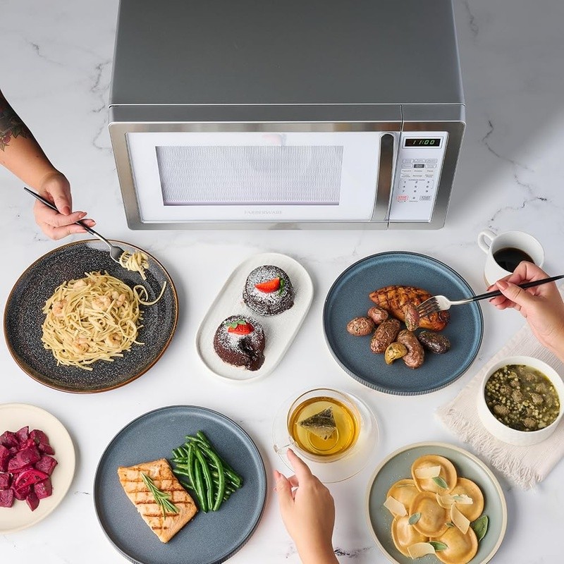 Compact Microwave Countertop Multi-Stage Cooking Child Lock LED Display US