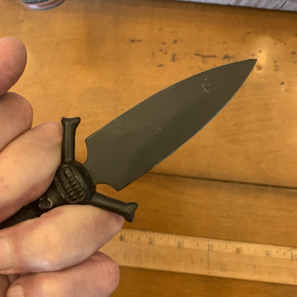 Scull Dagger Steel Knife