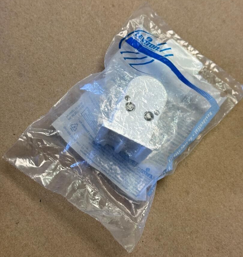 LEVITON 6LM93 LAMP HOLDER