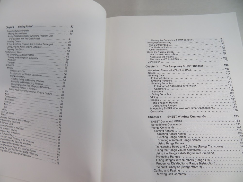 QUe Using Symphony Program Paperback 1984