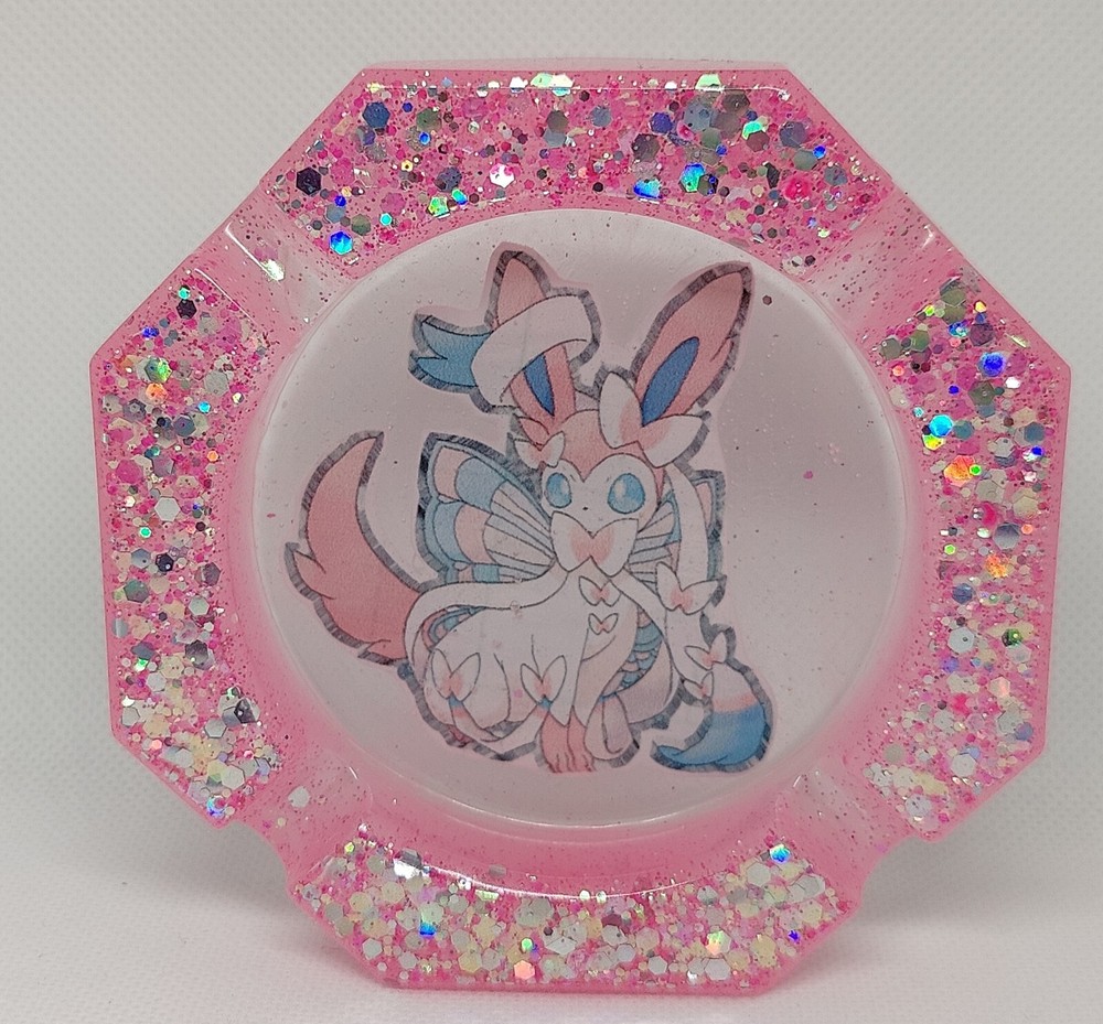 Sylveon Ashtray (Glows)