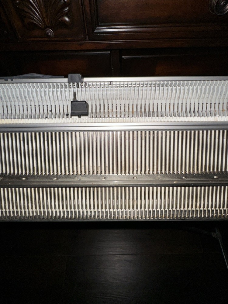 Passap Duomatic 80 Knitting Machine - READ