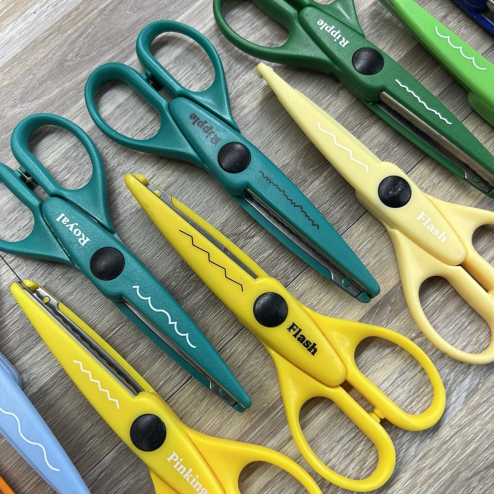 13 Decorative Edge Scrapbook Scissors - M175