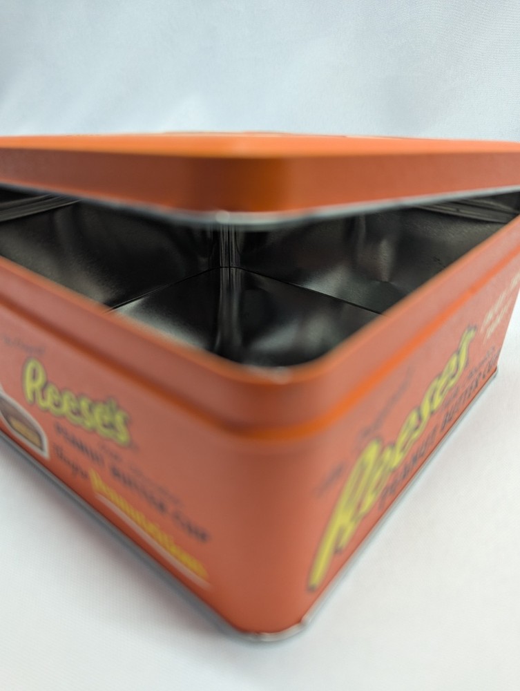 Reese's Peanut Butter Cup "Peanutritious Tin" Hershey's Millennium #3 1997 EMPTY