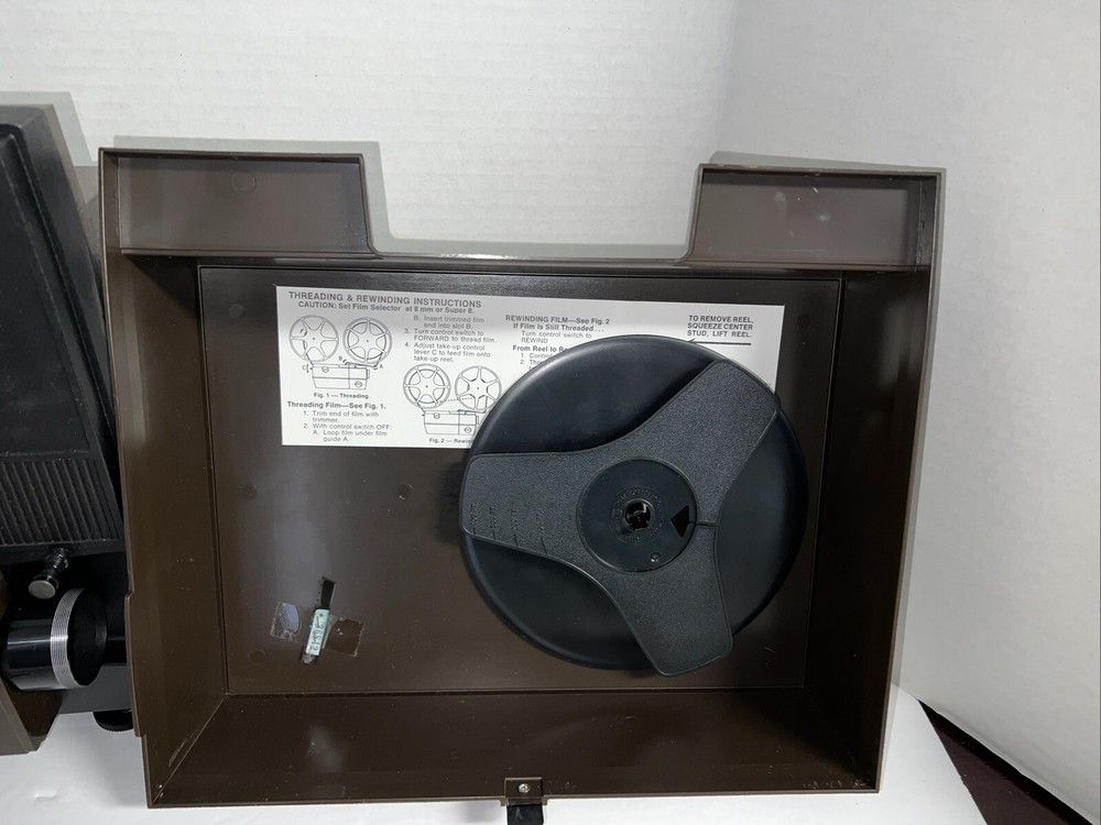Vintage GAF 8mm Projector 2588-Z PLEASE READ DESCRIPTION