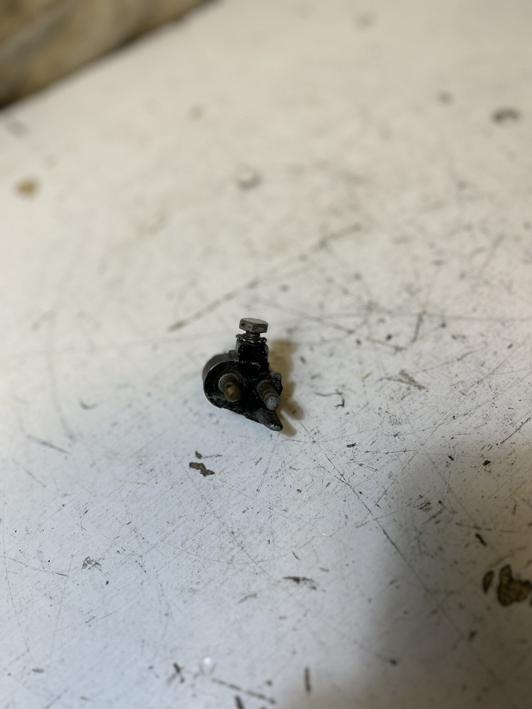 Johnson/Evinrude fuel connector 303600