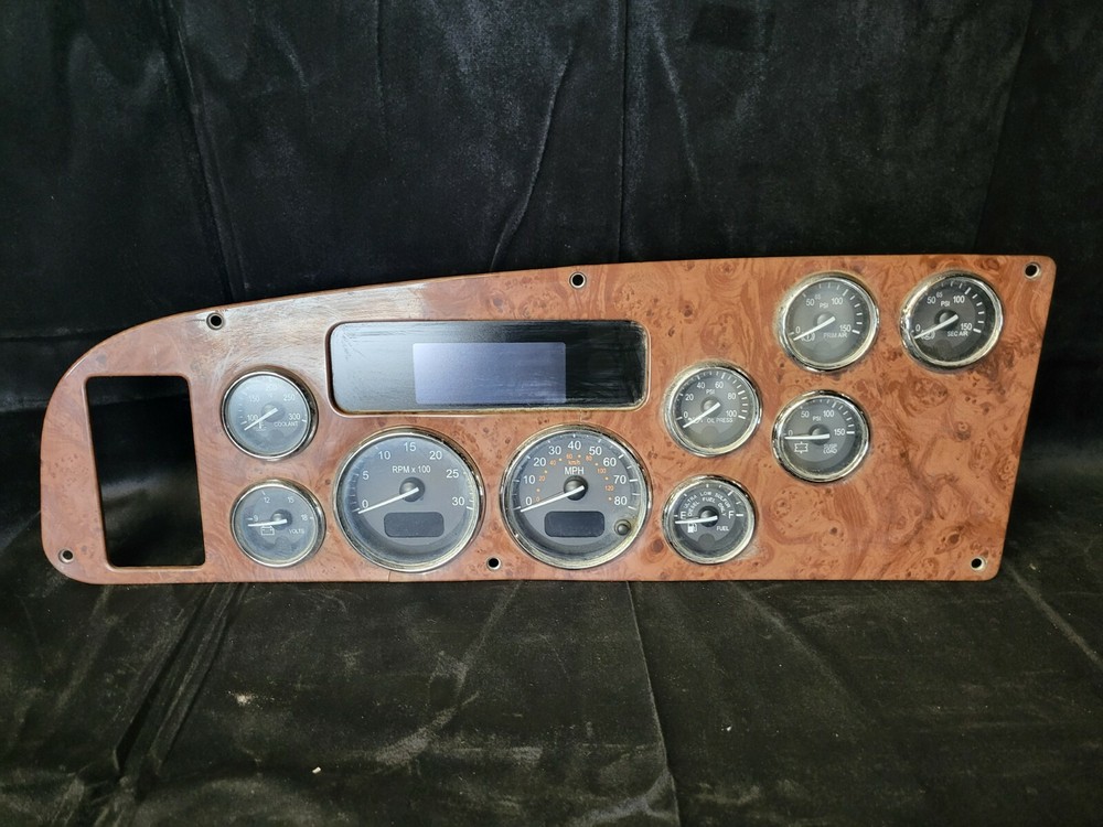 2010 Peterbilt 387 Dash Panel