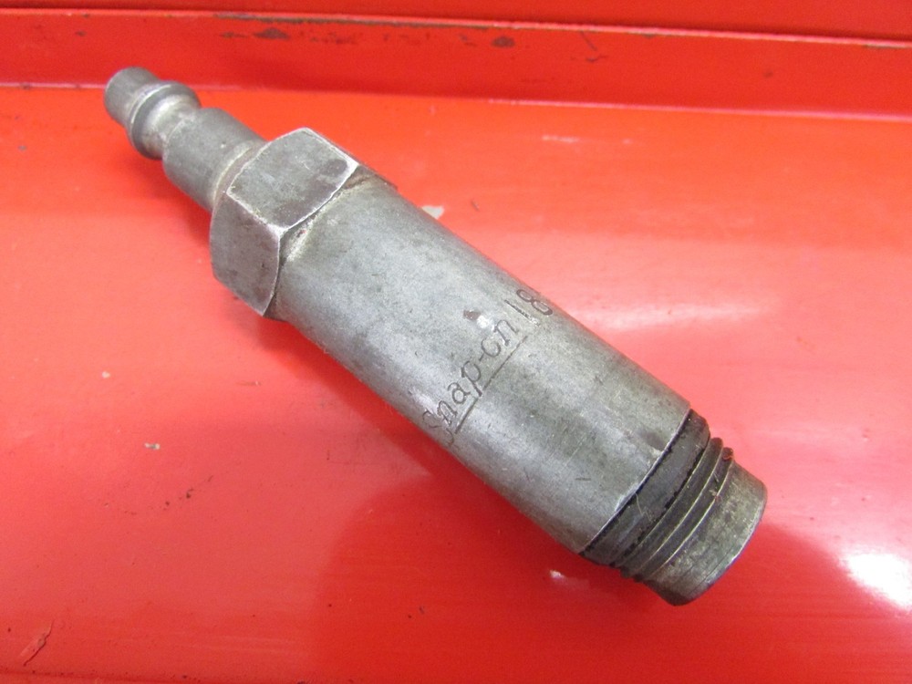 VINTAGE SNAP ON TOOLS METAL CASE FOR COMPRESSION GAUGE