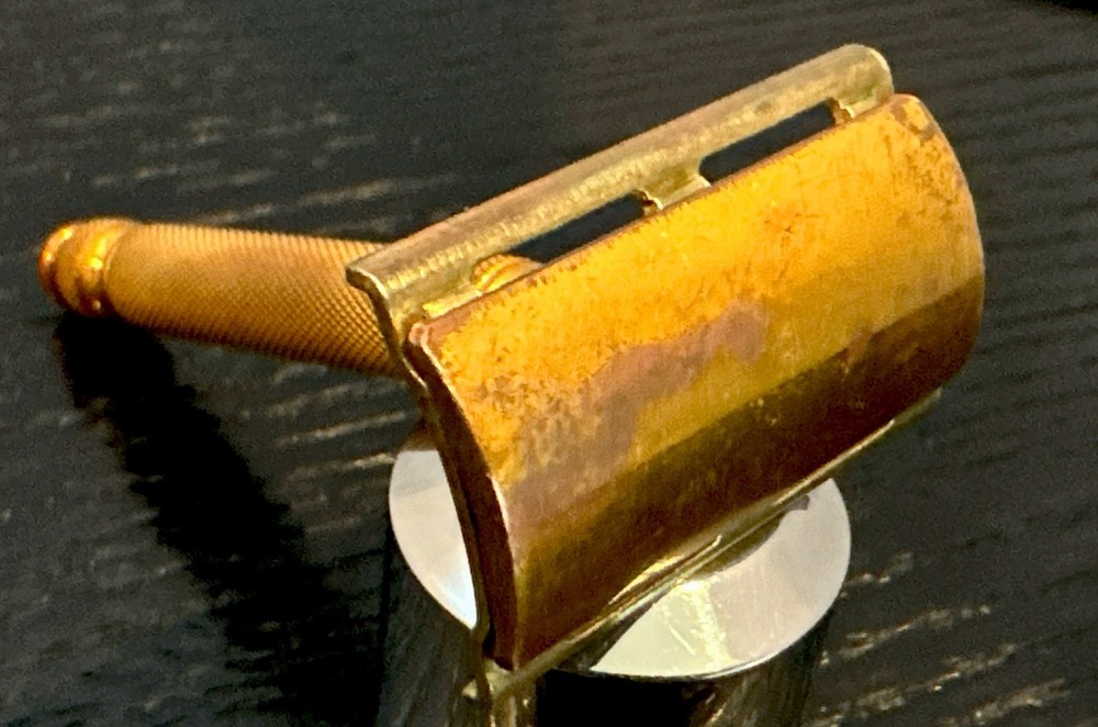 Gillette Gold Ball End Tech Safety Razor/61 grams