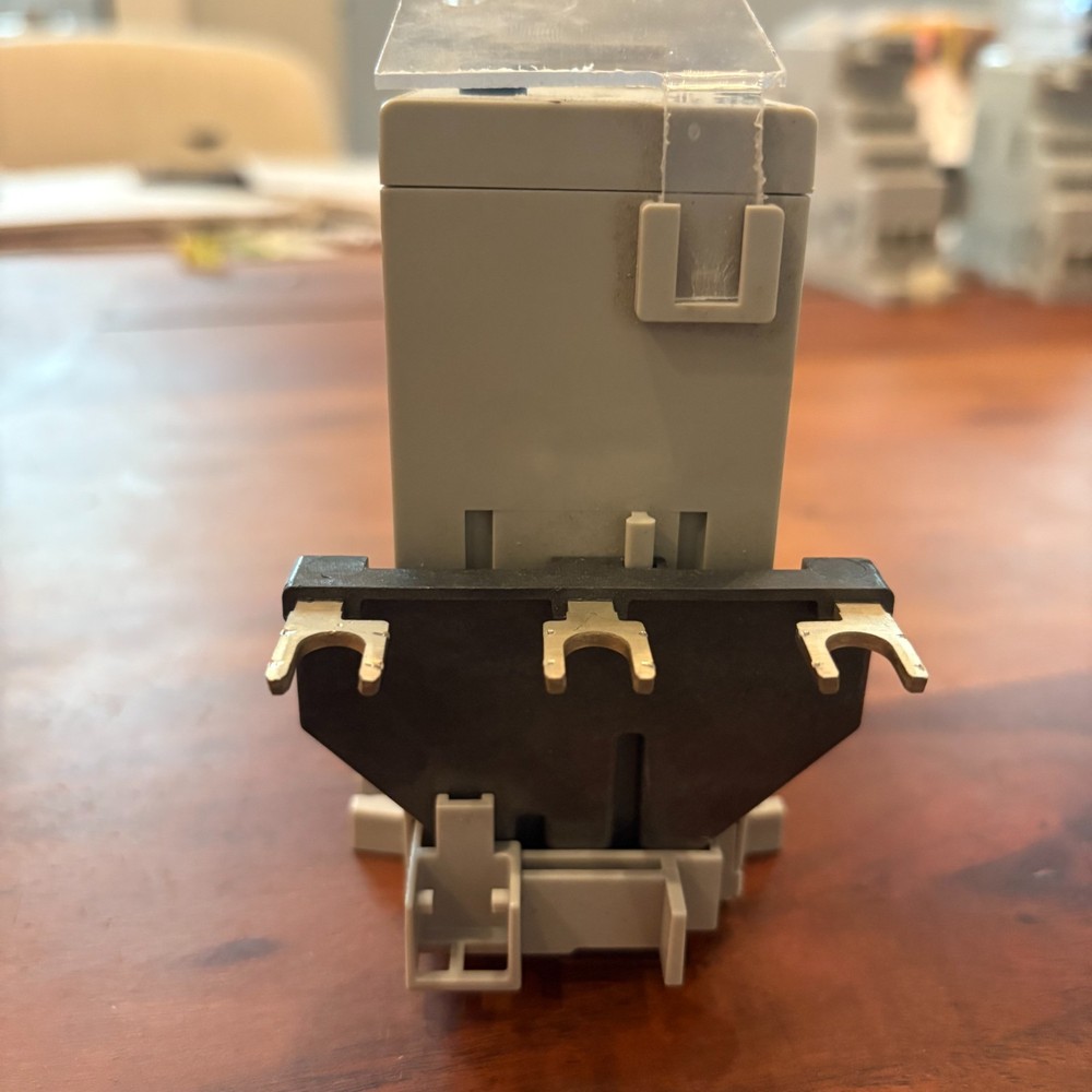 Allen-Bradley 592-EC2CC Series C E3 Plus Solid State Overload Relay Unused