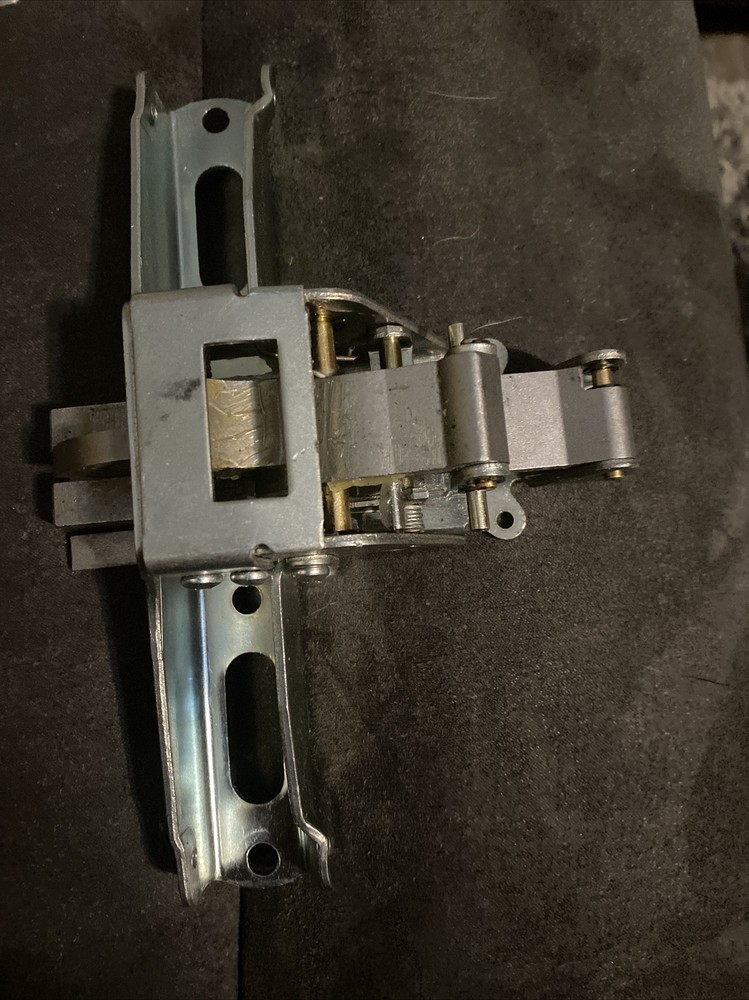 Yale Locks & Hardware 60-7150-0005-048 (Sb1)