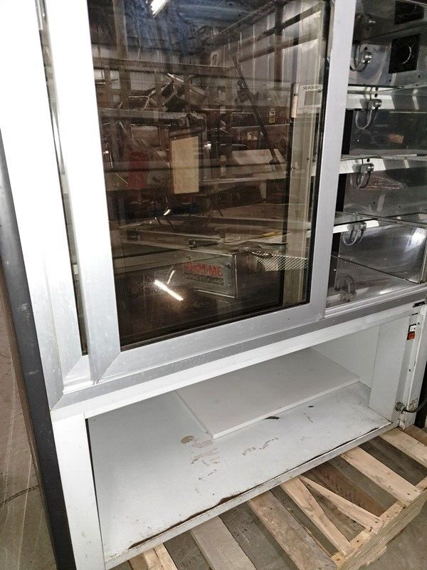 Royal Mdl. RS04LG-CD Curved Glass Bakery Display Case