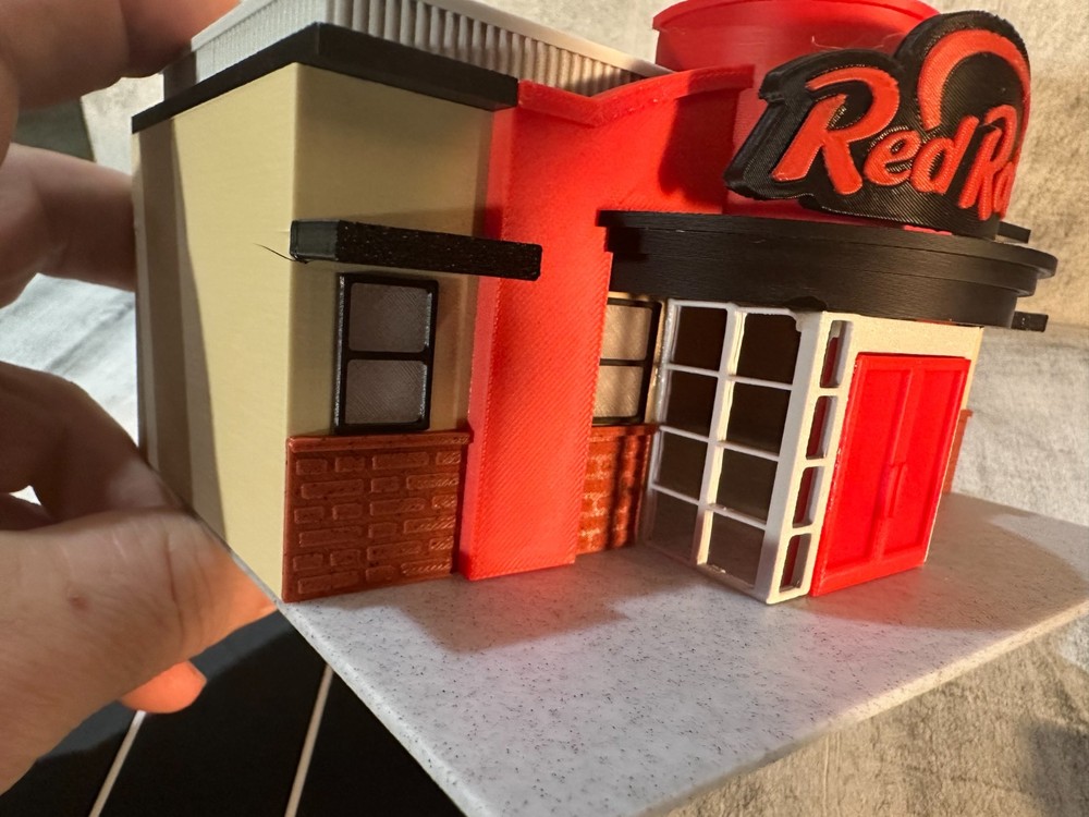 Red Robin 1:64 Scale Diorama