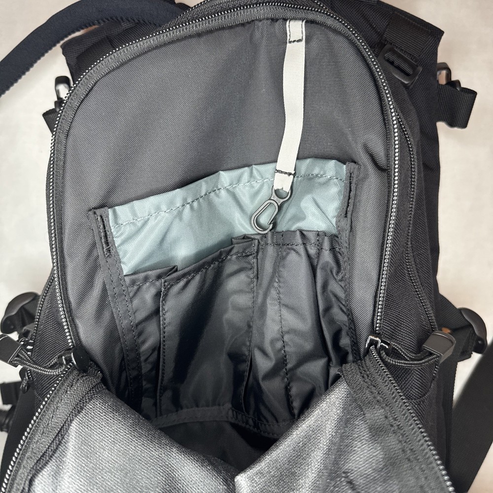 CamelBak Maximum Gear Black Tactical Hydration Pack 64oz Bladder MOLLE Backpack