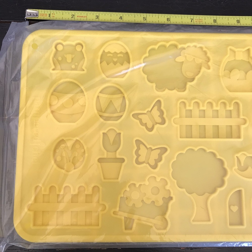Pampered Chef Spring Easter Silicone Cookie Baking Candy Mold Bunny Basket Egg
