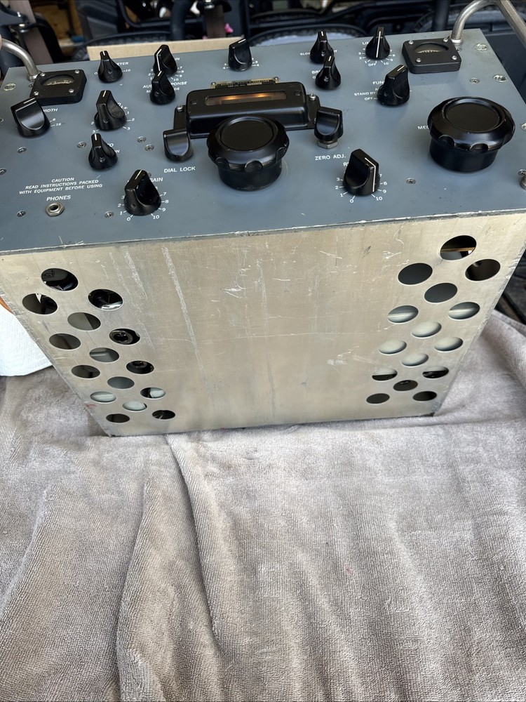 AMELCO R-390A/URR HF Communication Receiver