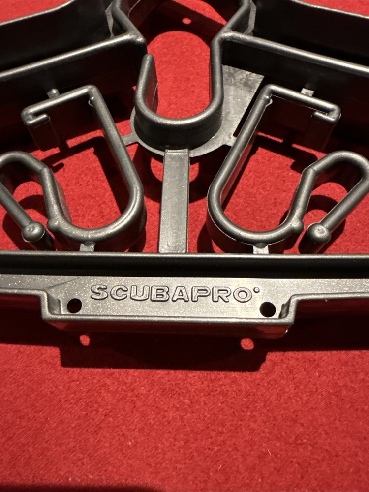 ScubaPro Universal Hanger Black
