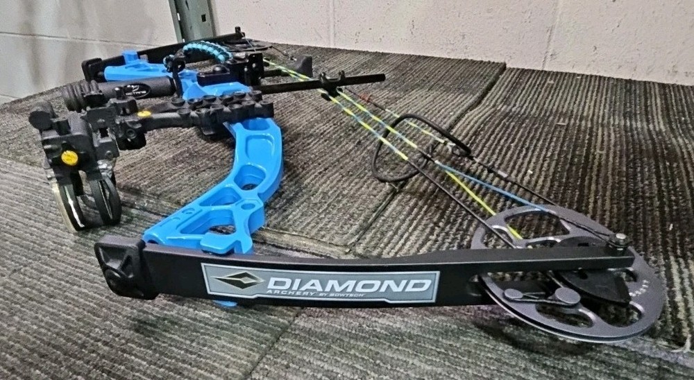 Diamond Archery by Bowtech Prism RH (Blue) Compound Bow + Bow Case & Accessories