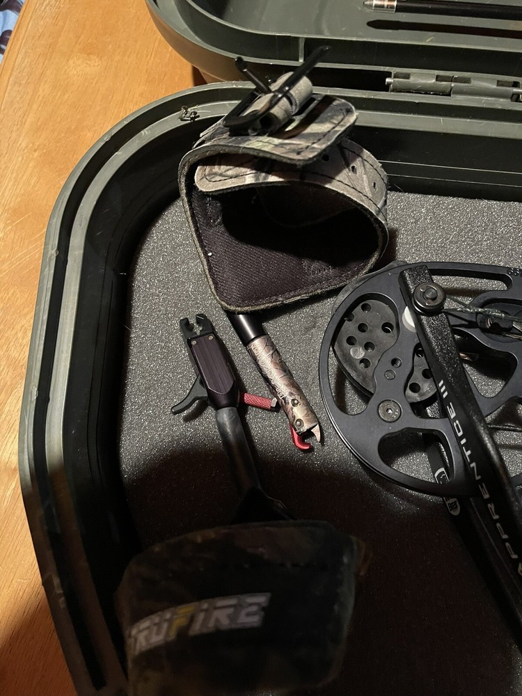 bow and arrow set hunting