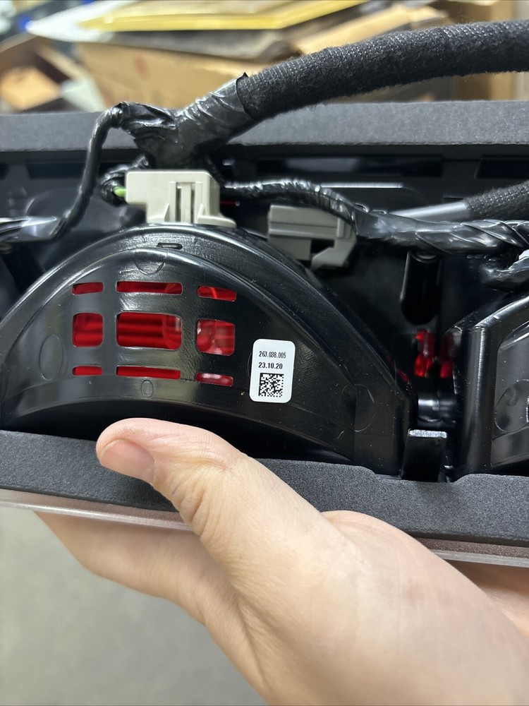 TechSmart #S67005, Center High Mount Stop Light