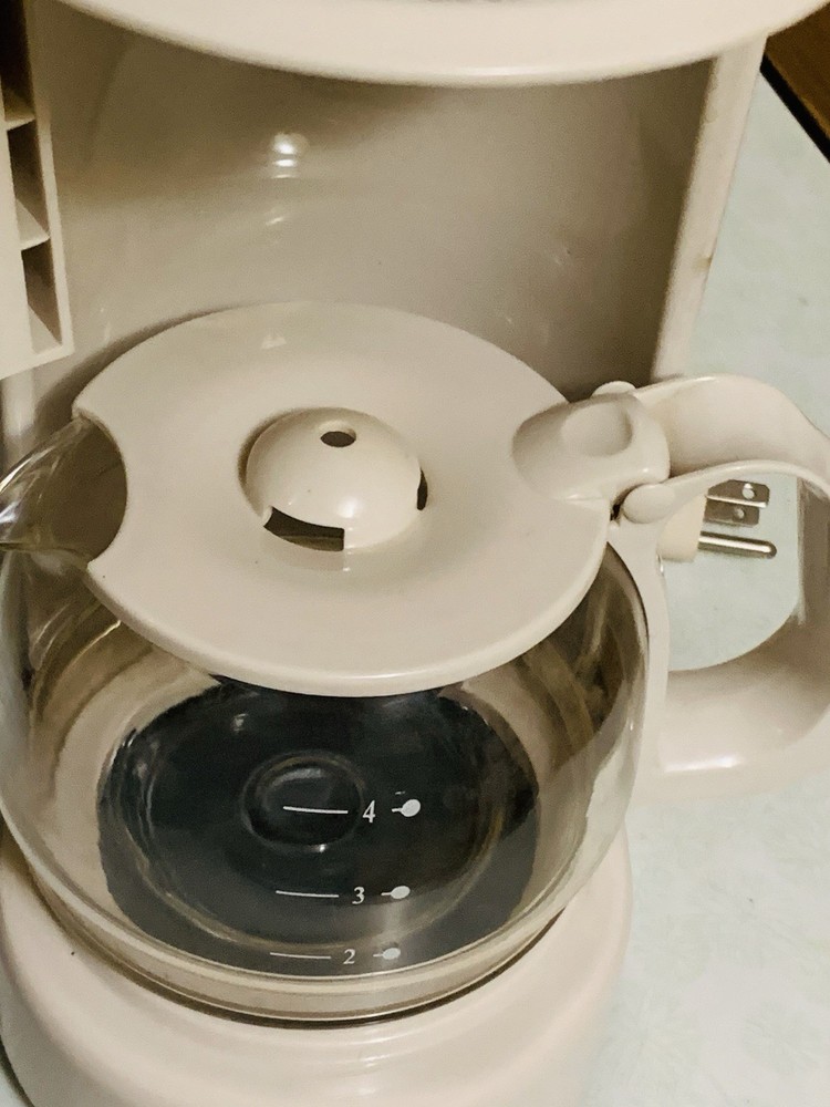PROTÉGÉ Coffee Maker Automatic 4-Cup Brew & Drip Coffee Maker with Glass Carafe