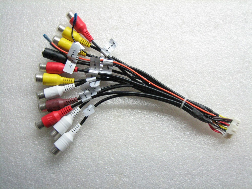 Dual RCA Cables Pre-Amp Outputs, Video Input DV1014BH, DV714BH