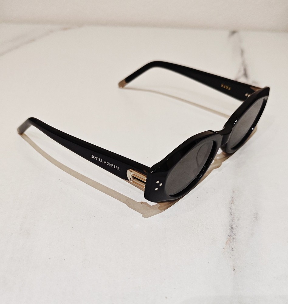 Gentle Monster Dada 01 Sunglasses Butterfly Shape Bold Black Frame