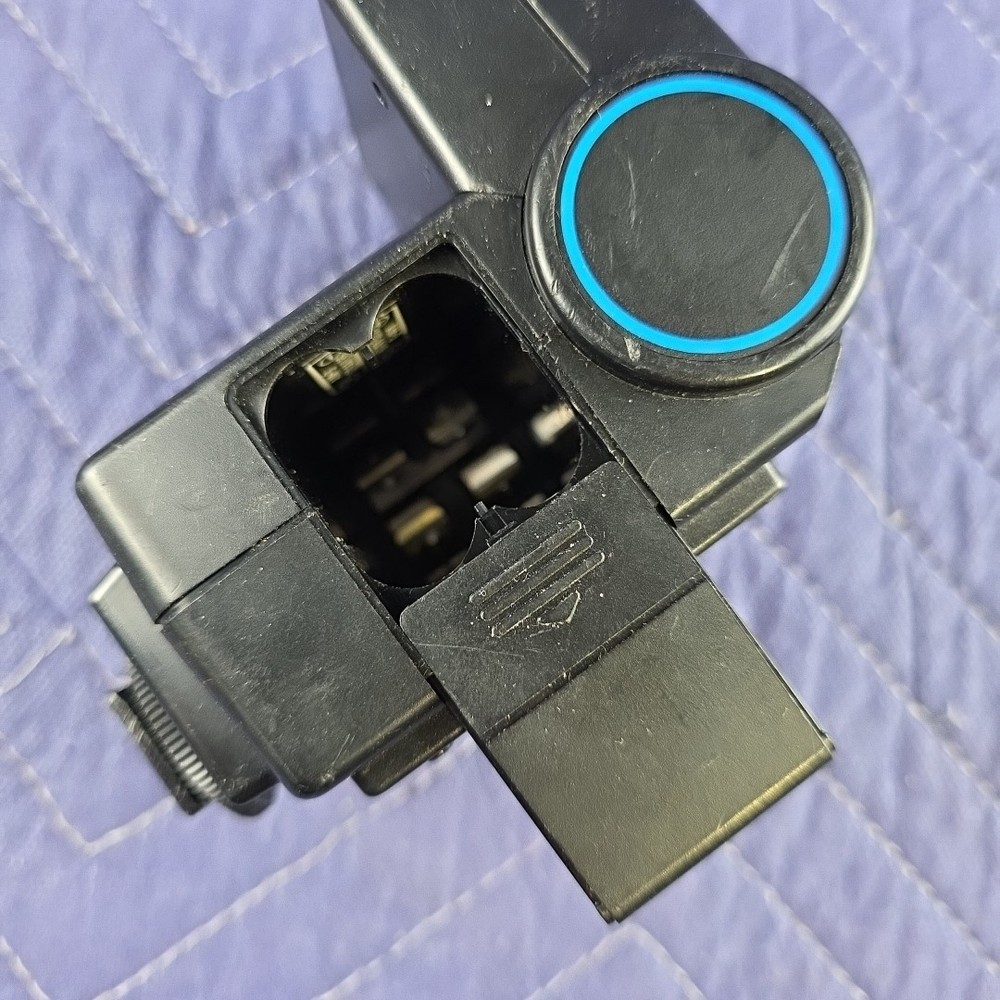 Vivitar Auto Thyristor 550FD Flash Unit – Tested Working