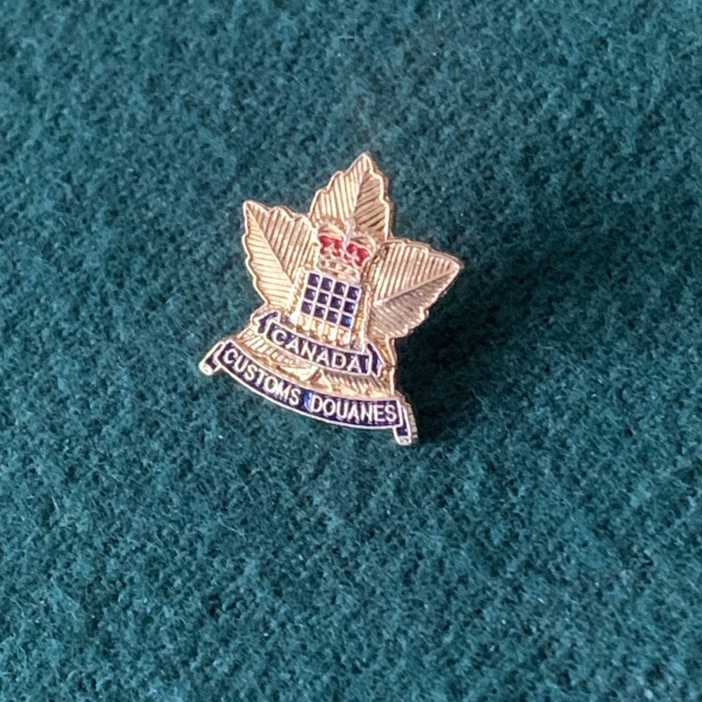 CANADA CUSTOMS DUOANES Lapel Pin