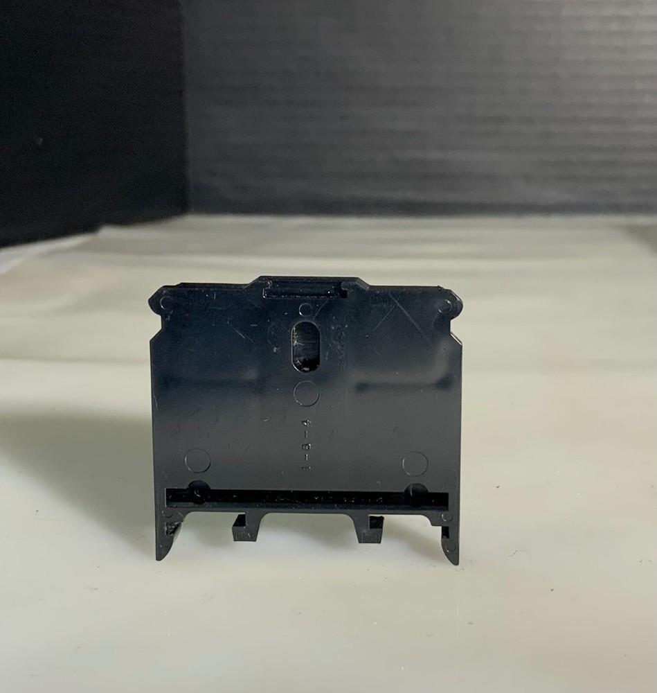 IDEC BNE30W ($1.99/EACH OBO)