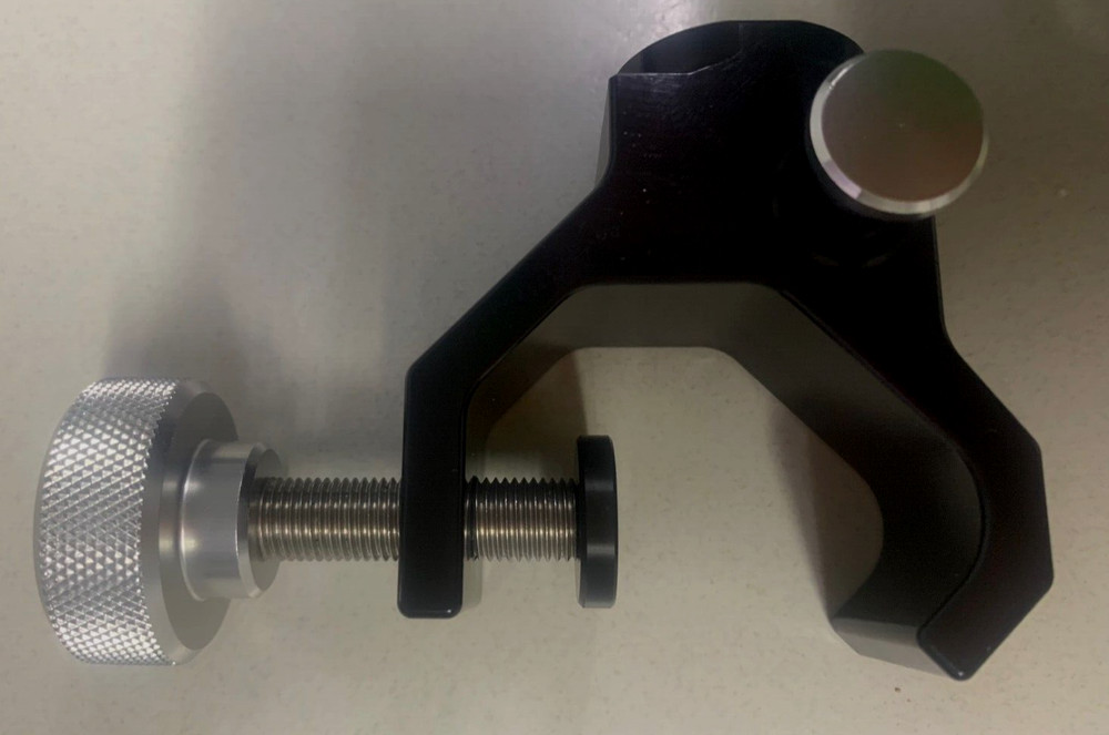 SI-6021 Pole Bracket