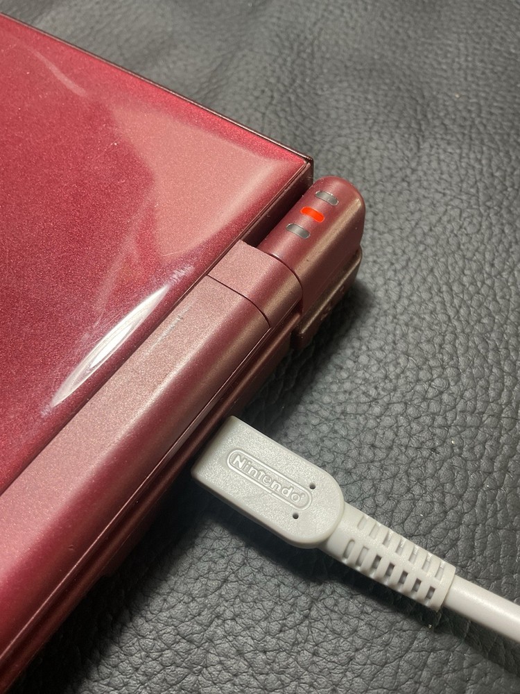 Nintendo 3Ds bundle USB chager with 2 stylus