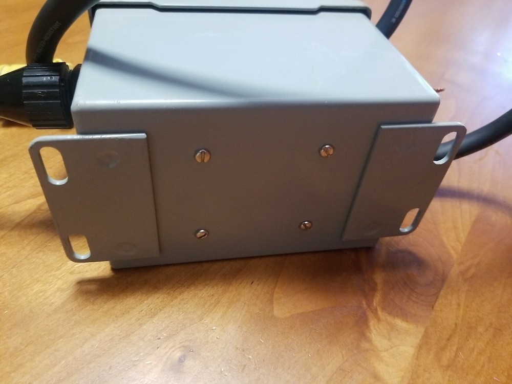 Galaxy 301 Blast Light Converter powers one BlastMaster (grey)