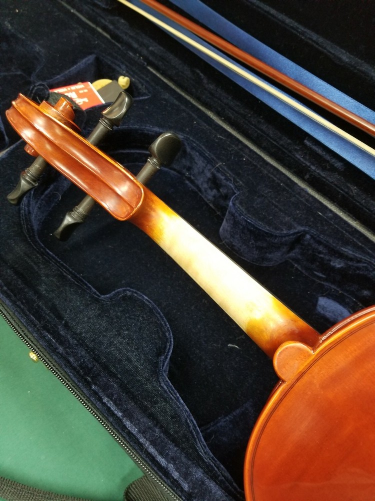 Gewa Ideale 4/4 Violin with Hard Shell Case