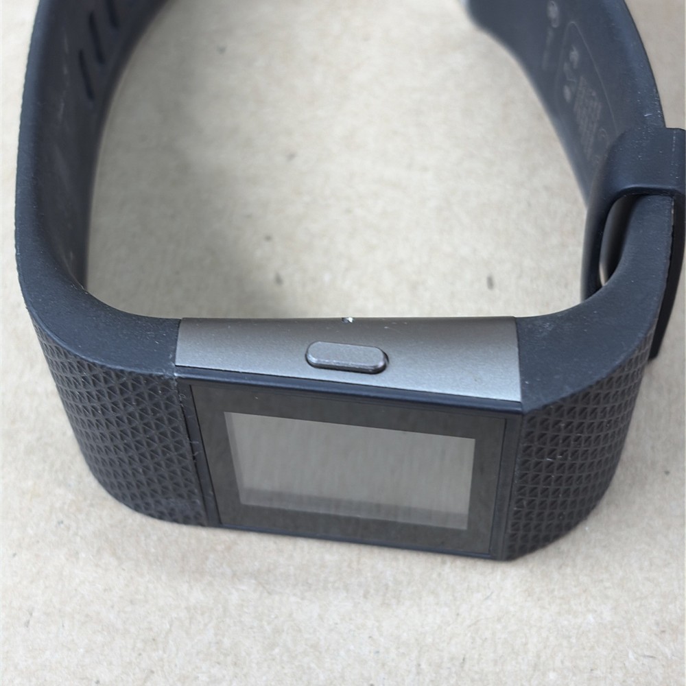 Fitbit Surge Activity Tracker Watch FB501 Large Black No charger Untested