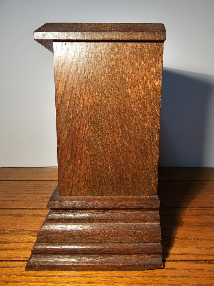 VINTAGE INGRAHAM WOOD MANTEL CLOCK ( SEE DESCRIPTION)