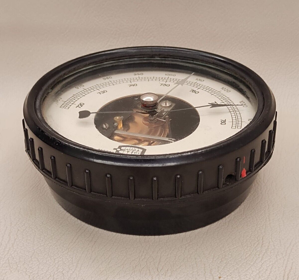 ANTIQUE ANEROID BAROMETER BR-52 1964 PRECISE BAKELITE USSR