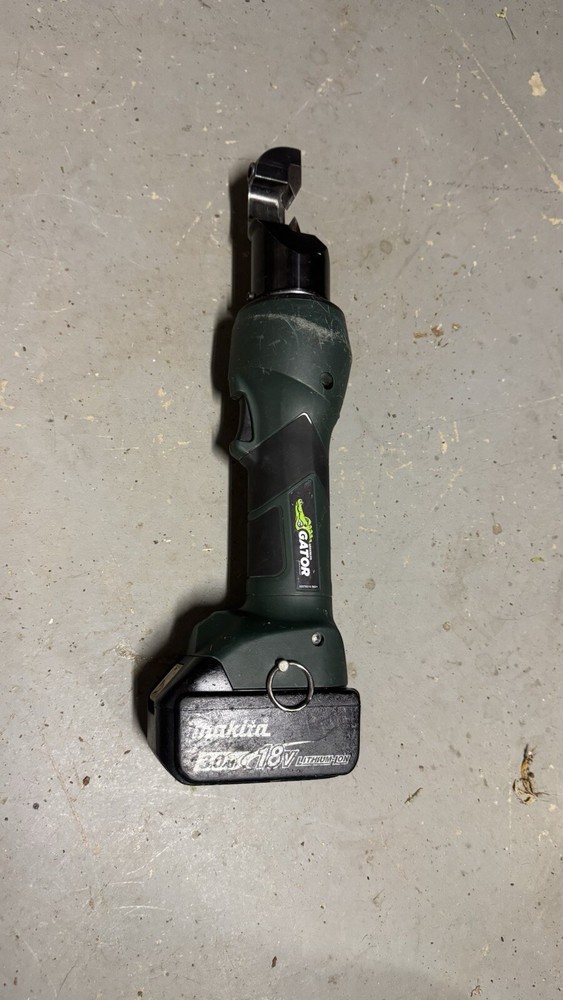 Greenlee Gator Tray Cutter