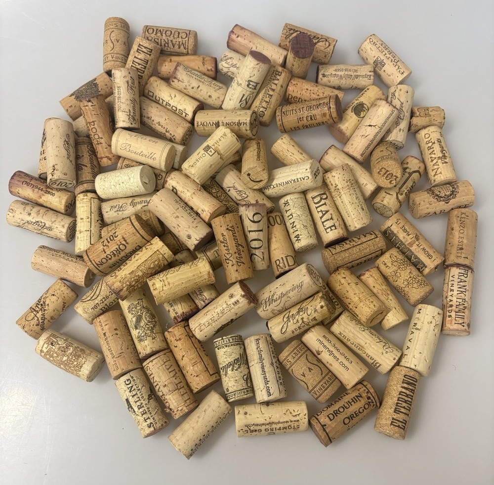 100 Ct. Premium Wine Corks Assorted - PREOWNED EXCELLENT COND
