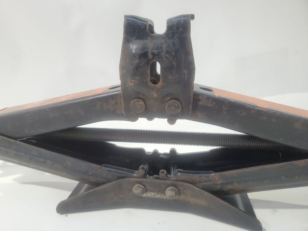 2006 Nissan Titan OEM Jack With Tools