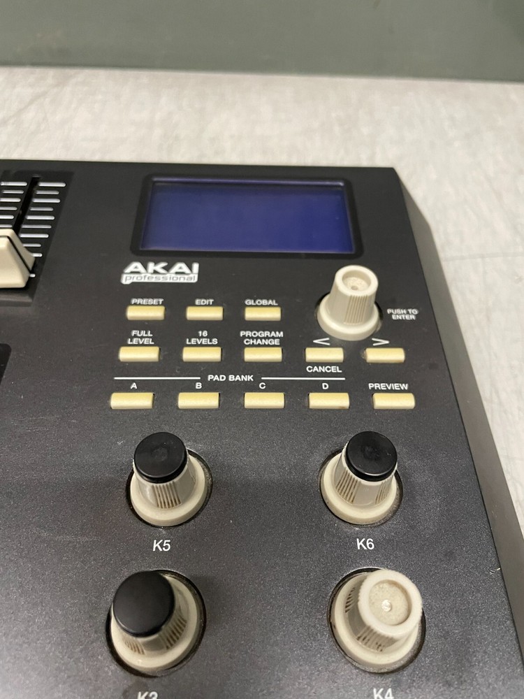 AKAI Professional MPD26 USB/MIDI Pad Control Unit