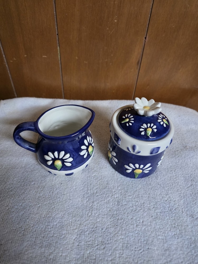 Oneida Spring Daisy Cream And Sugar Set